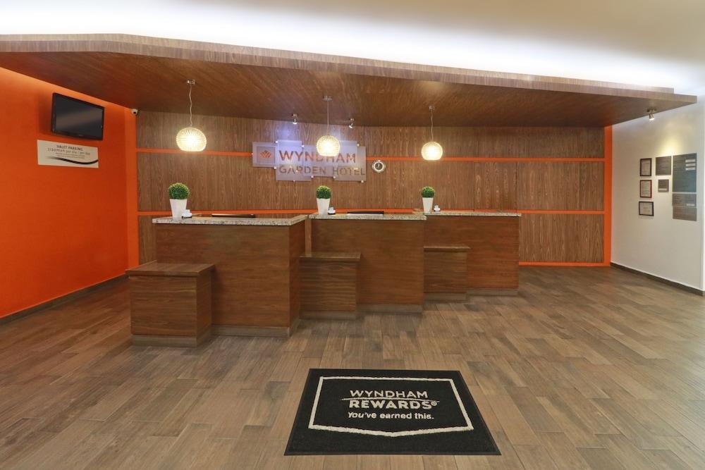 Wyndham Garden Guadalajara Acueducto 4*