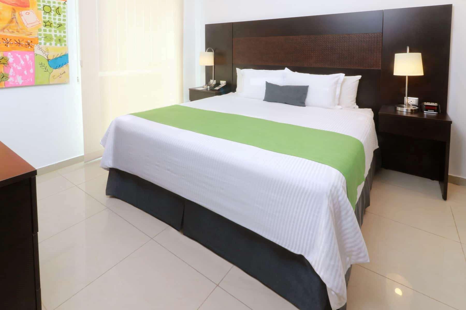Wyndham Garden Guadalajara Acueducto Hotel 4*